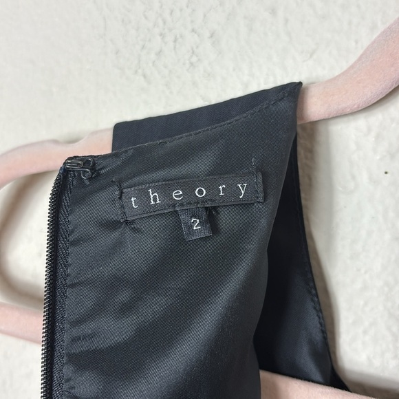 Theory Wool Blend Sleeveless Pleated Bottom in Black size 2 - Picture 4 of 12